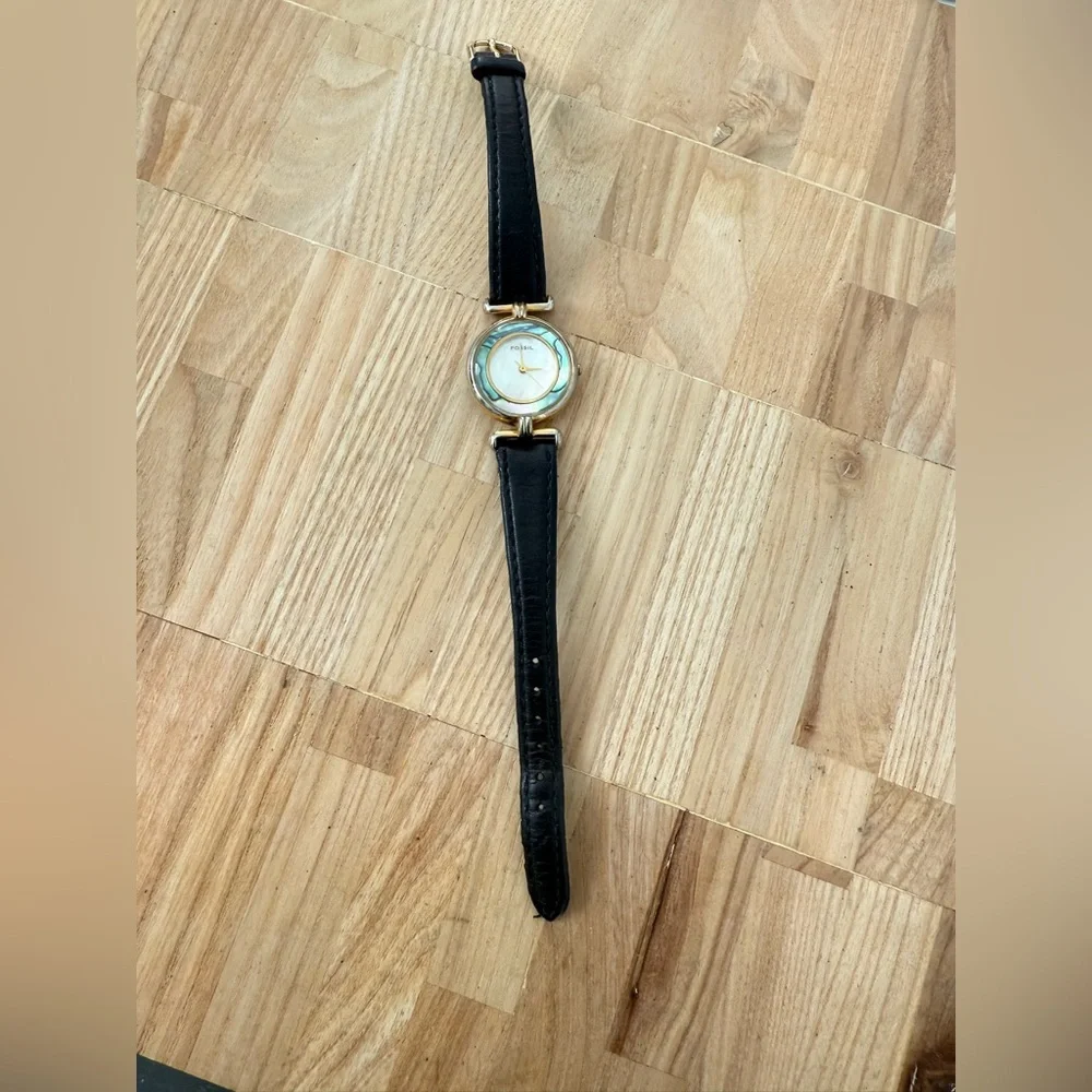 Fossil ladies abalone mother of pearl watch NEW BATTERY